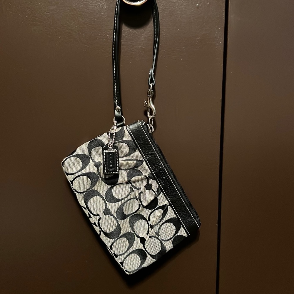 COACH Signature Pleated Medium Wristlet Black Gray  Monogram Clutch Wallet